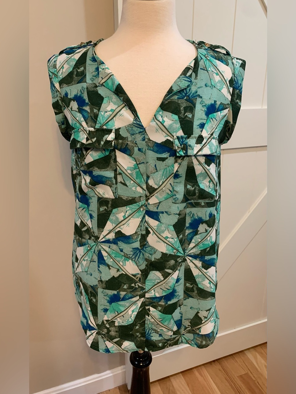 Mossimo Supply Co. Green, Teal and White Geometric Floral Sleeveless Top DP